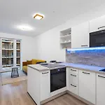 Moderny Apartman S Parkovanim V Novostavbe